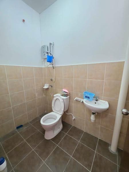 2-storey Terraced House for Sale in Taman Scientex Senai (Senai) - Elvis Ku - Bathroom - PropertyGuru.com.my