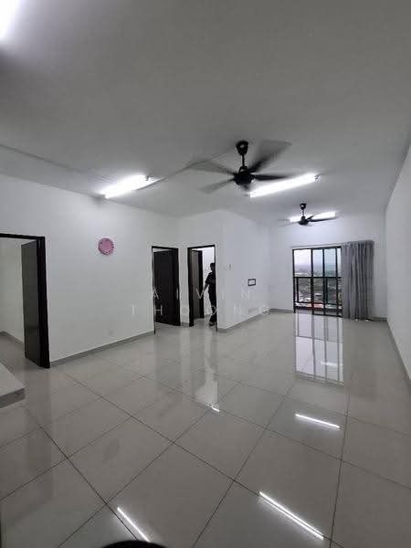 Kondominium untuk Disewa di Residensi Zamrud - Aivin Thoong - Living Room - PropertyGuru.com.my