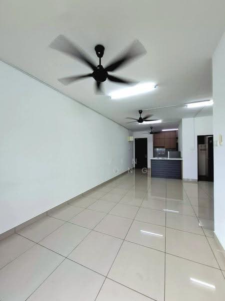 Kondominium untuk Disewa di Residensi Zamrud - Aivin Thoong - Living Room - PropertyGuru.com.my