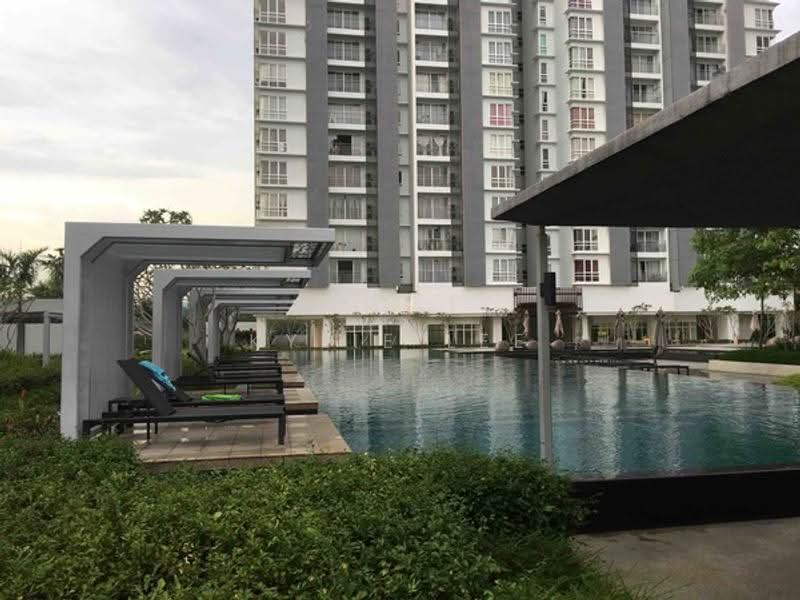 Kondominium untuk Dijual di Vina Residency (Vina Versatile Homes) - Kylie Lee - Pool - PropertyGuru.com.my