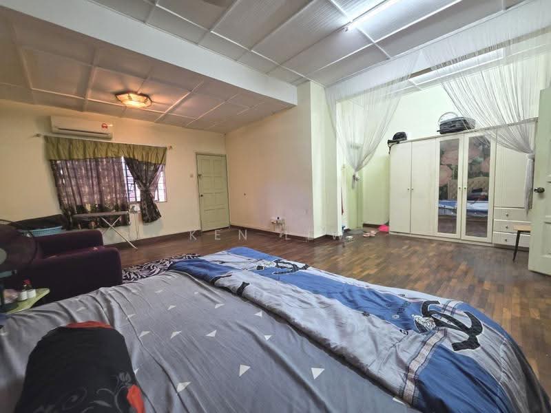 2-storey Terraced House for Sale in Taman Cuepacs (Cheras) - Ken Lew - Bedroom - PropertyGuru.com.my