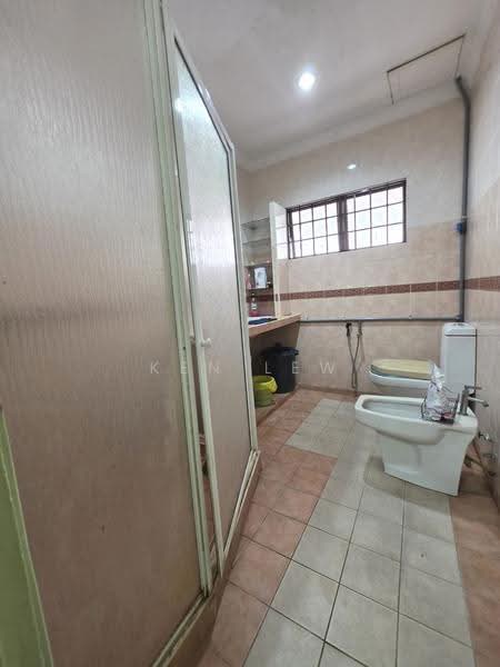 2-storey Terraced House for Sale in Taman Cuepacs (Cheras) - Ken Lew - Bathroom - PropertyGuru.com.my