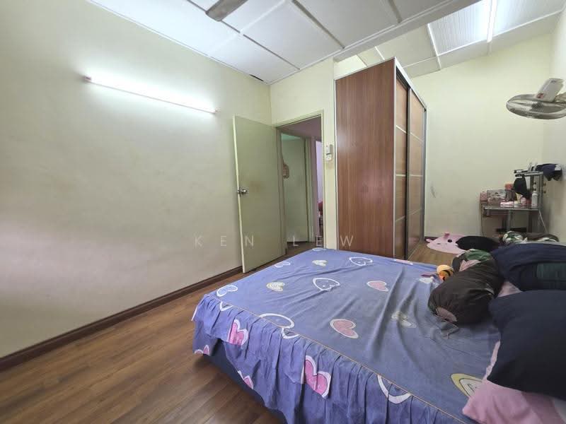 2-storey Terraced House for Sale in Taman Cuepacs (Cheras) - Ken Lew - Bedroom - PropertyGuru.com.my