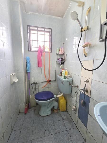 2-storey Terraced House for Sale in Taman Cuepacs (Cheras) - Ken Lew - Bathroom - PropertyGuru.com.my