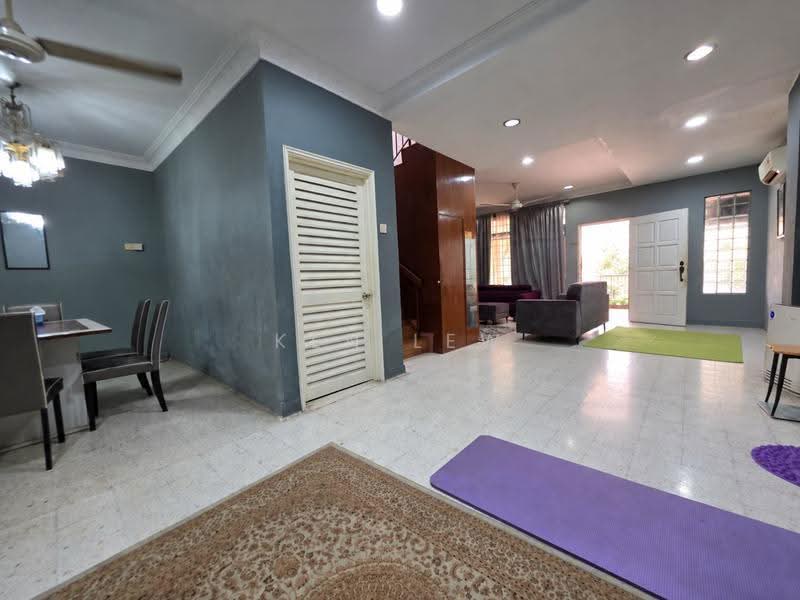 2-storey Terraced House for Sale in Taman Cuepacs (Cheras) - Ken Lew - Living Room - PropertyGuru.com.my