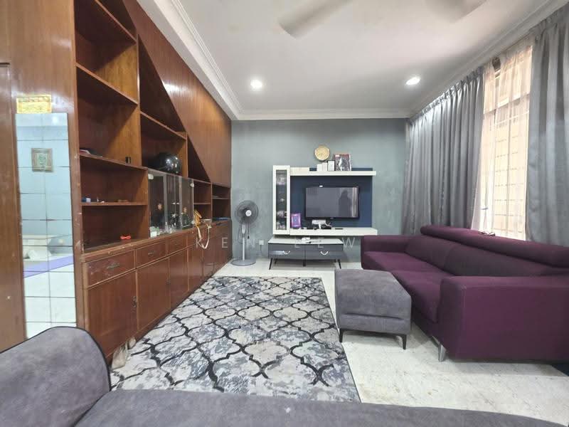 2-storey Terraced House for Sale in Taman Cuepacs (Cheras) - Ken Lew - Living Room - PropertyGuru.com.my
