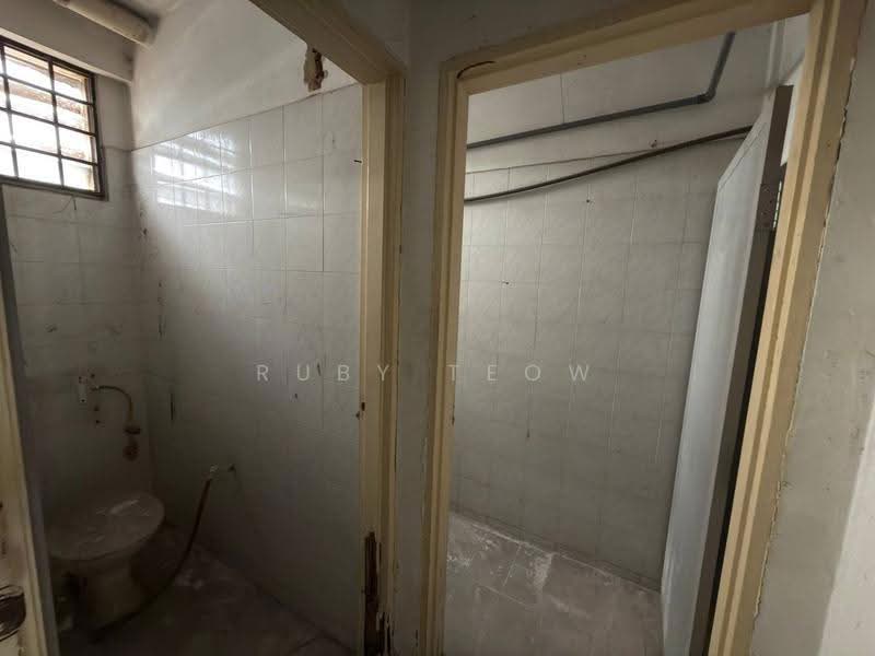 Shop for Rent in Kampung Skudai Kiri (Tampoi) - Ruby Teow - Bathroom - PropertyGuru.com.my