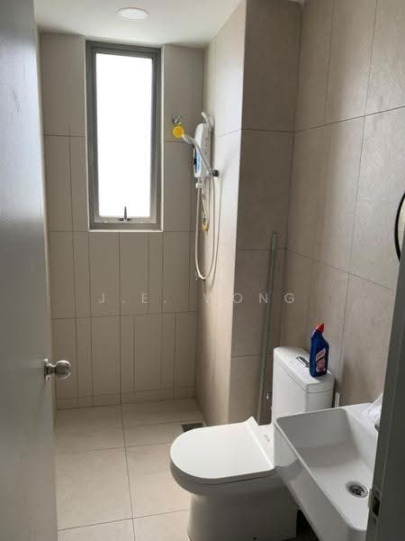 Service Residence for Sale at Kenwingston Platz - J.E. Wong - Bathroom - PropertyGuru.com.my