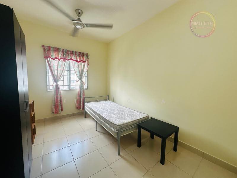 Pangsapuri untuk Dijual di Seri Baiduri - Ethan Chua - Bedroom - PropertyGuru.com.my