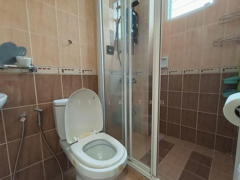 Rumah Berkembar untuk Disewa di Setia Damai (Setia Alam) - Stella Tan - Bathroom - PropertyGuru.com.my
