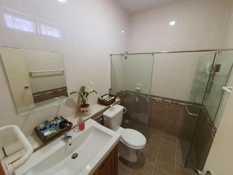 Rumah Berkembar untuk Dijual di Alam Damai (Cheras) - Yumiko Kew - Bathroom - PropertyGuru.com.my