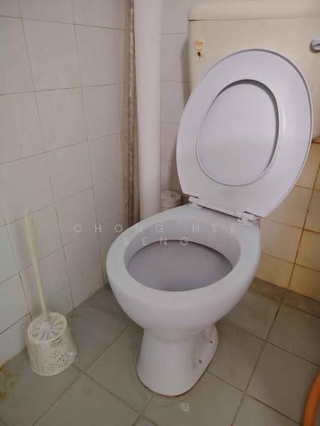 Flat for Rent at Desa Satu - Chong Hee Seng - Bathroom - PropertyGuru.com.my