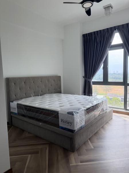 Service Residence for Rent at Crescent Bay Suites (Teluk Bayu) - Vicky Yew - Bedroom - PropertyGuru.com.my