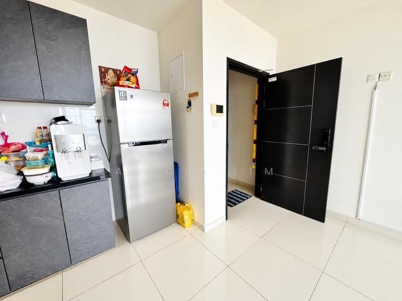 Service Residence for Sale at D'Summit Residences - Alicia Lim - Kitchen - PropertyGuru.com.my