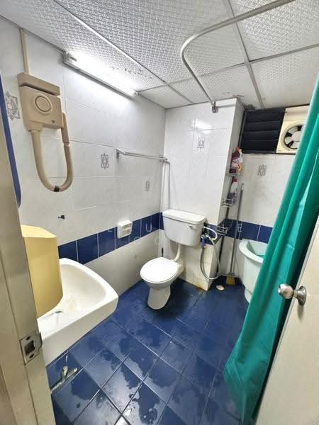 Kondominium untuk Disewa di Sunny Ville Condominium - Cheau Chie Ooi - Bathroom - PropertyGuru.com.my