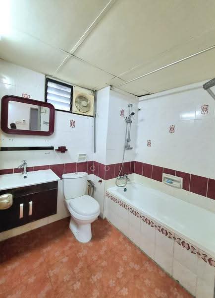 Kondominium untuk Disewa di Sunny Ville Condominium - Cheau Chie Ooi - Bathroom - PropertyGuru.com.my