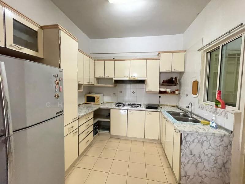 Condominium for Rent at Gold Coast Resort Condominium - Cheau Chie Ooi - Kitchen - PropertyGuru.com.my