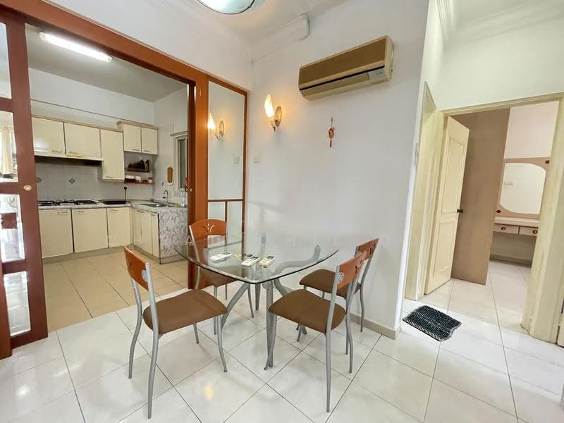 Condominium for Rent at Gold Coast Resort Condominium - Cheau Chie Ooi - Kitchen - PropertyGuru.com.my