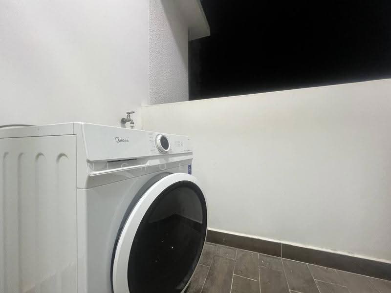 Kediaman Servis untuk Disewa di TriTower Residence @ Johor Bahru Sentral - Nicholas Low - Balcony - PropertyGuru.com.my