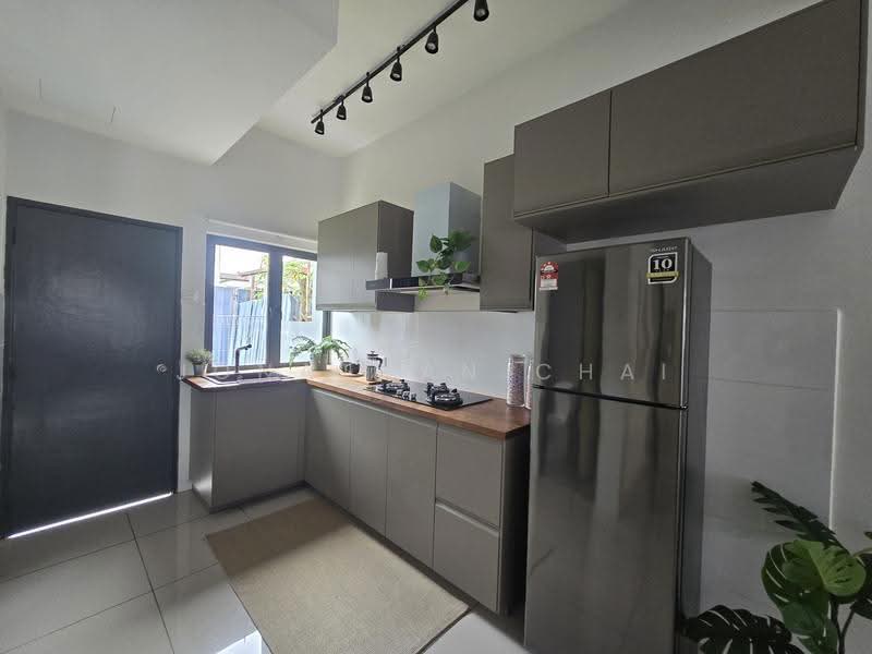 Rumah Banglo untuk Dijual di Kayangan Heights (Shah Alam) - Jonathan Chai - Kitchen - PropertyGuru.com.my