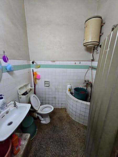 2-storey Terraced House for Sale in Kepong (Kuala Lumpur) - Kiing TW - Bathroom - PropertyGuru.com.my
