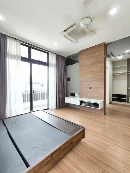 Rumah Kluster untuk Dijual di Taman Mount Austin (Tebrau) - Alan Tia - Bedroom - PropertyGuru.com.my