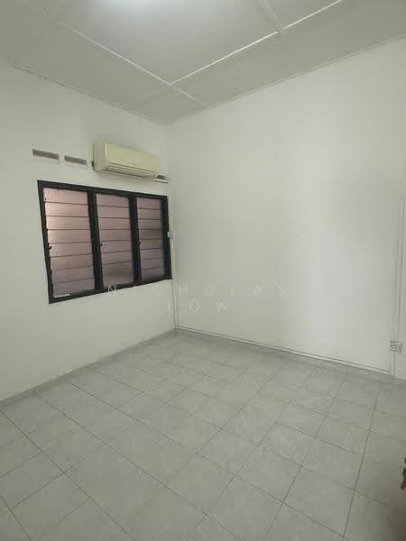 Rumah Teres 1-Tingkat untuk Disewa di Taman Johor Jaya (Johor Bahru) - Nicholas Low - Interior - PropertyGuru.com.my