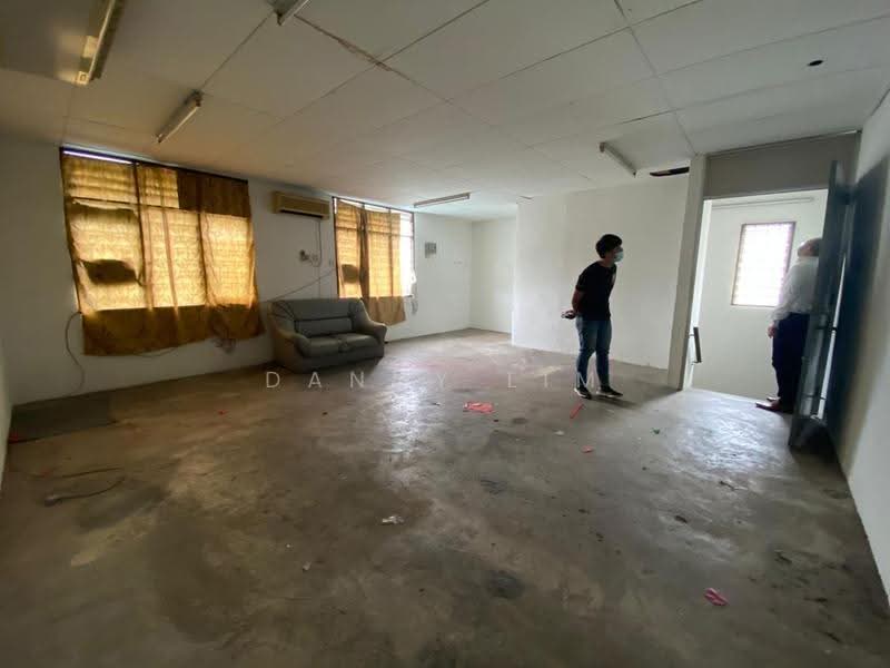 Kilang Berkembar untuk Dijual di Kawasan Perindustrian Menglembu (Ipoh) - Danny Lim - Living Room - PropertyGuru.com.my