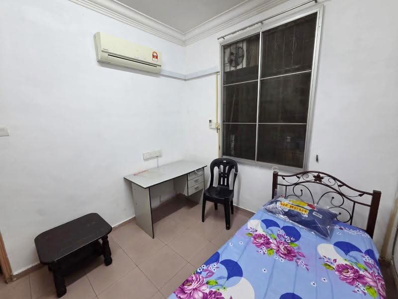 2-storey Terraced House for Rent in Taman Tasek (Johor Bahru) - Jojo Chung - Bedroom - PropertyGuru.com.my