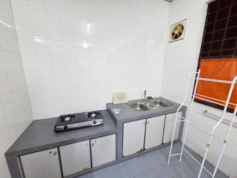 2-storey Terraced House for Rent in Taman Tasek (Johor Bahru) - Jojo Chung - Kitchen - PropertyGuru.com.my