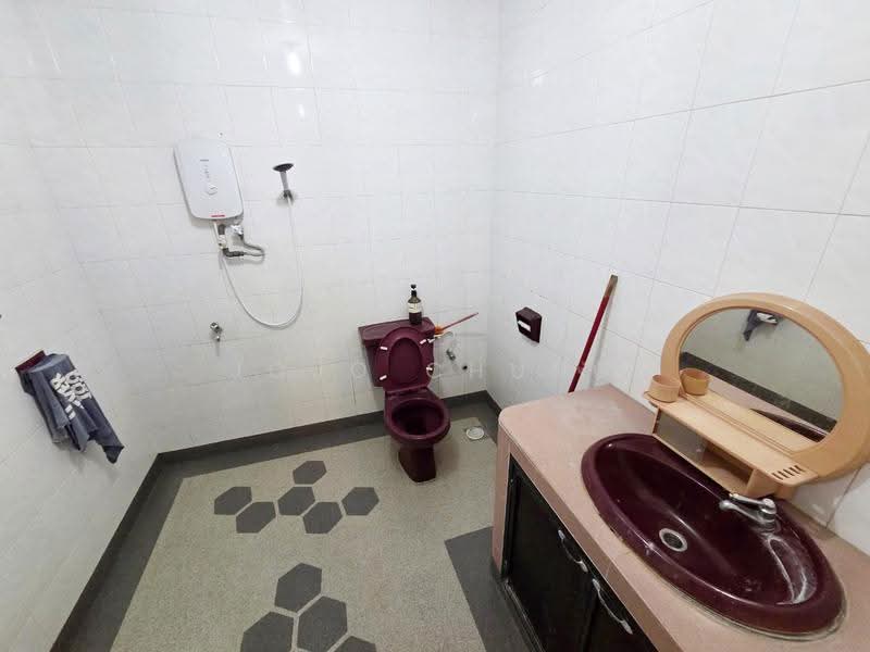 2-storey Terraced House for Rent in Taman Tasek (Johor Bahru) - Jojo Chung - Bathroom - PropertyGuru.com.my