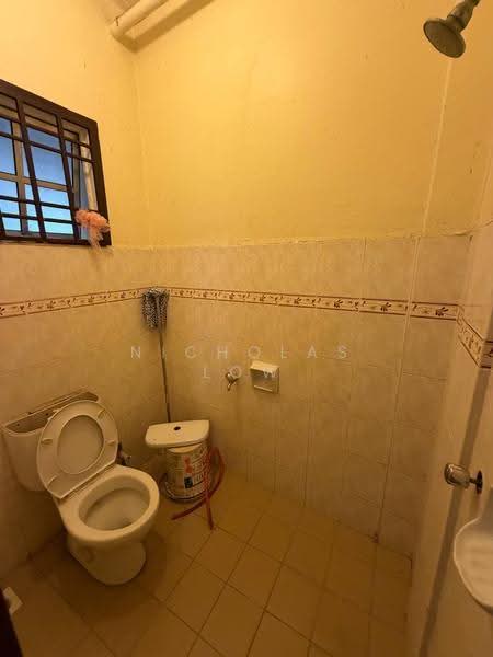 2-storey Terraced House for Rent in Taman Putri Kulai (Kulai) - Nicholas Low - Bathroom - PropertyGuru.com.my