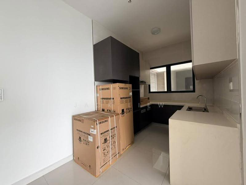 Condominium for Sale at Bay Point @ Country Garden Danga Bay - Jack Liew - Kitchen - PropertyGuru.com.my