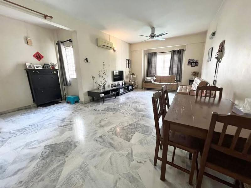 Pangsapuri untuk Dijual di Arcadia - Kenix Lee - Living Room - PropertyGuru.com.my