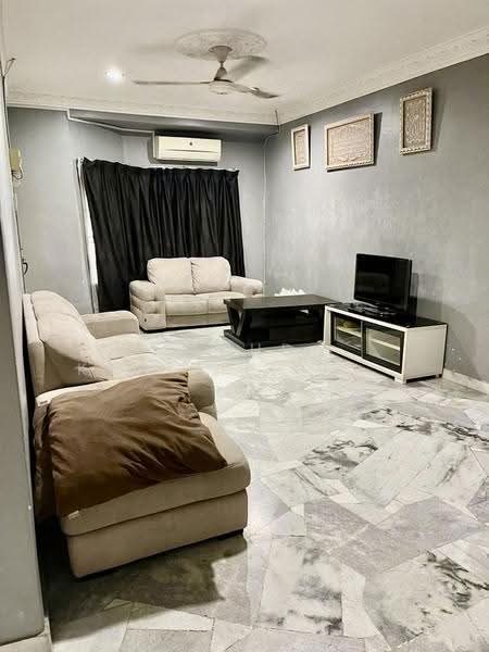 Rumah Teres 1-Tingkat untuk Dijual di Taman Alam Megah (Shah Alam) - Mohd Khairil Fitri - Living Room - PropertyGuru.com.my