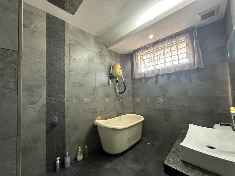 Semi-Detached House for Sale in Bandar Mahkota Cheras (Cheras) - Yumiko Kew - Bathroom - PropertyGuru.com.my