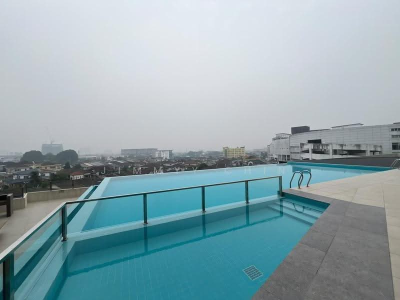 Kediaman Servis untuk Dijual di Tower 33 - Jimmyy Chin - Pool - PropertyGuru.com.my
