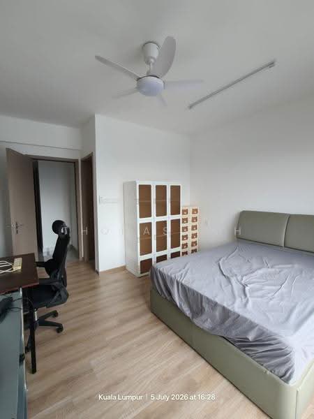 Kediaman Servis untuk Dijual di Baron Residence @ Lake City - Thomas Loh - Bedroom - PropertyGuru.com.my
