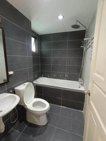 Condominium for Rent at Kinta Riverfront Hotel & Suites - Kelvin Chong - Bathroom - PropertyGuru.com.my