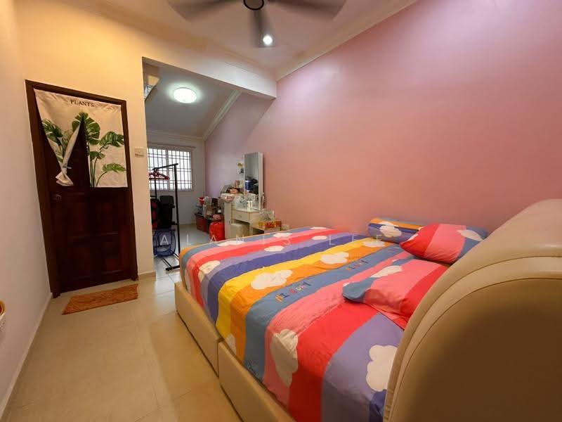 Rumah Teres 2-Tingkat untuk Dijual di Taman Sri Pulai Perdana (Skudai) - Alanis Lee - Bedroom - PropertyGuru.com.my