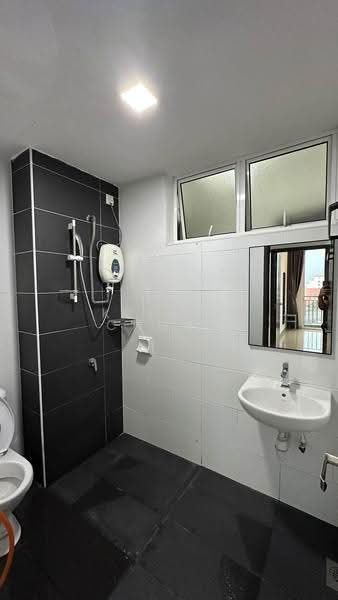 Kondominium untuk Disewa di The Majestic - Kelvin Chong - Bathroom - PropertyGuru.com.my