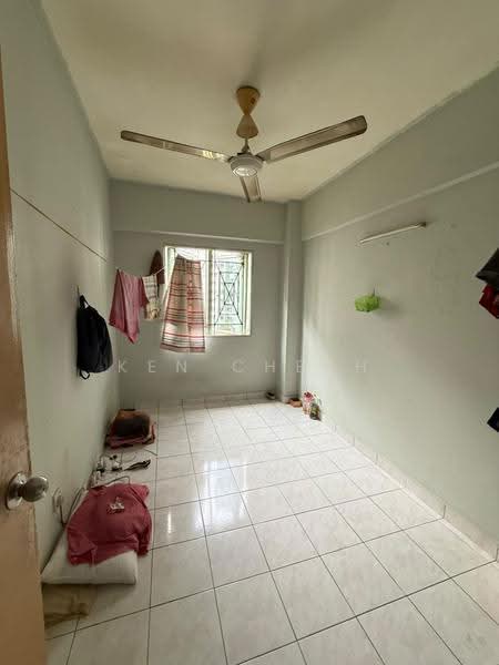 Apartment for Sale at Pelangi Apartment - Ken Cheah - Bedroom - PropertyGuru.com.my