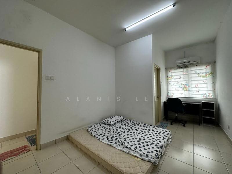 2-storey Terraced House for Sale in Taman Seri Austin (Tebrau) - Alanis Lee - Bedroom - PropertyGuru.com.my