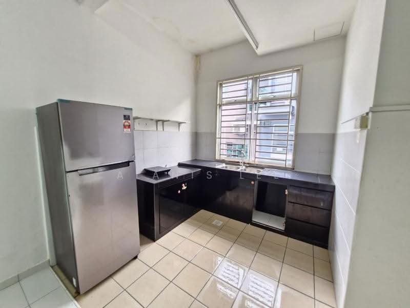 2-storey Terraced House for Sale in Taman Desa Tebrau (Tebrau) - Alanis Lee - Kitchen - PropertyGuru.com.my