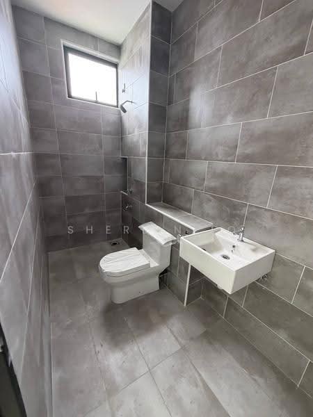 Cluster House for Sale in Mutiara Rini (Skudai) - Sherlin To - Bathroom - PropertyGuru.com.my