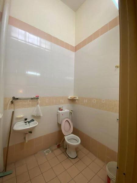 Rumah Teres 2-Tingkat untuk Dijual di Taman Tasek (Ipoh) - Qazin Khoo - Bathroom - PropertyGuru.com.my