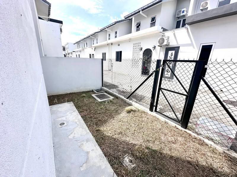 Rumah Teres 2-Tingkat untuk Disewa di Bandar Serenia (Dengkil) - Atikah Azman - PropertyGuru.com.my
