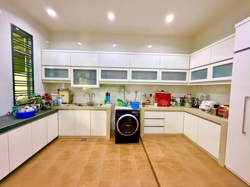 Semi-Detached House for Sale in Taman Gaya (Ulu Tiram) - Zephyr Khoo - Kitchen - PropertyGuru.com.my