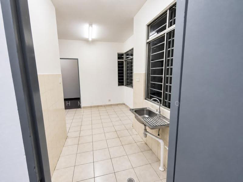 Apartment for Sale at University Apartment Phase 1 - AHMAD SYAFIQ - Kitchen - PropertyGuru.com.my