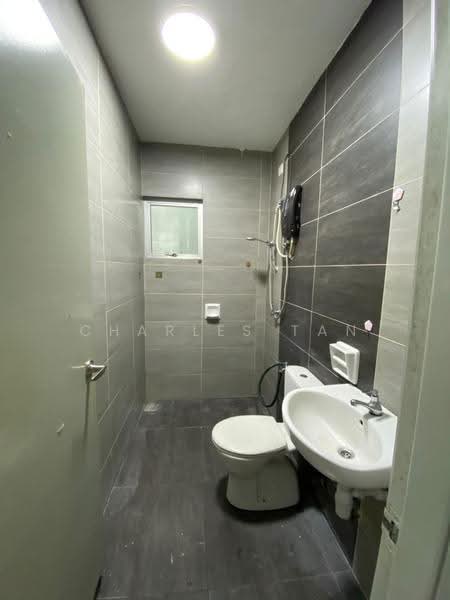 Condominium for Rent at Zeta Deskye (Alam Saujana) - Charles Tan - Bathroom - PropertyGuru.com.my